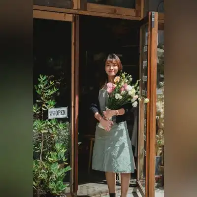 何雅芳
